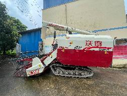 防城港市防城区扶隆镇大江边村一台自走式联合收割机出租项目
